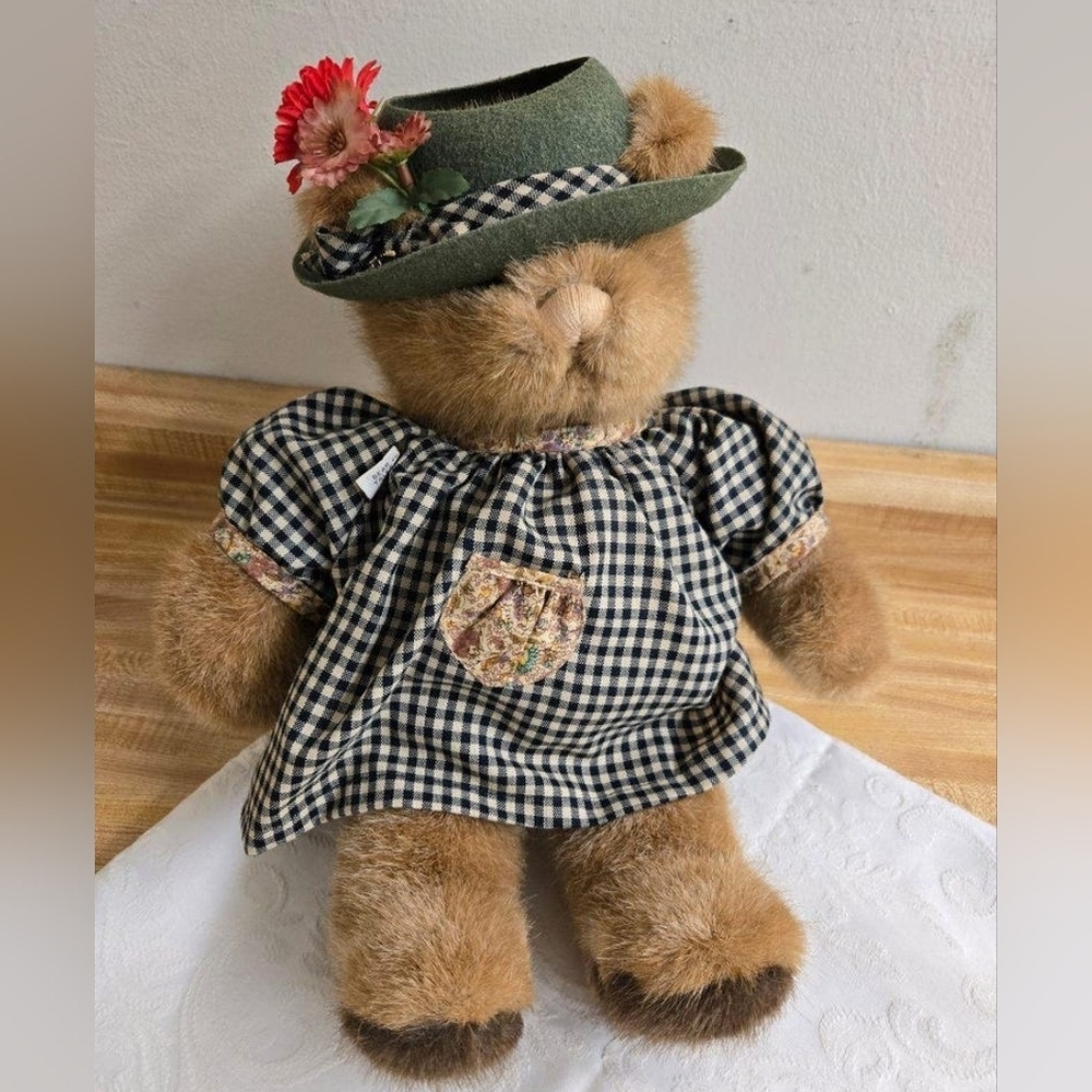 Vtg. Gund Bear Tails lady Ms. Teddy gingham dress, hat, 1985